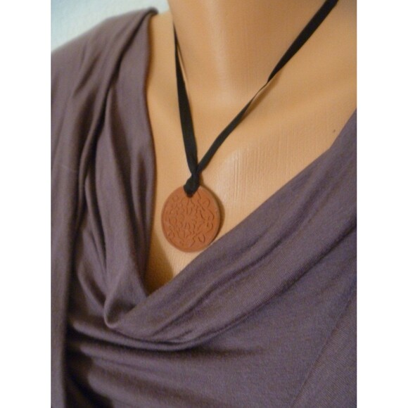 Clay Essential Oil Diffuser Necklace - Picture 1 of 4